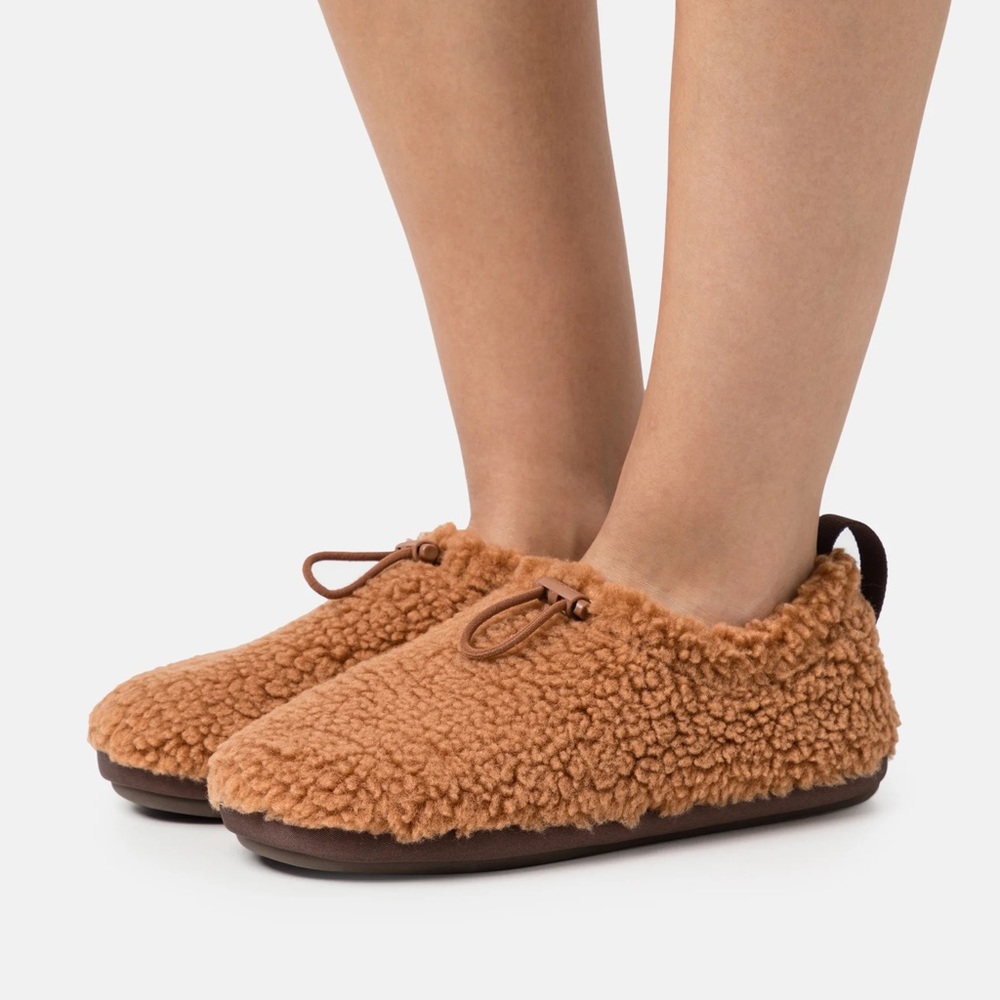 UGG Shearling Plushy Slippers in Cognac